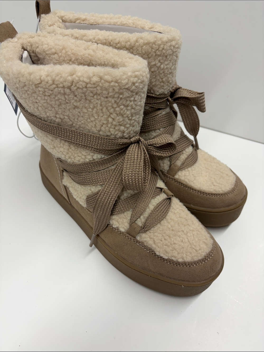 NEW Cozy Faux Shearling Lace-Up Winter Boots - Beige Size 11